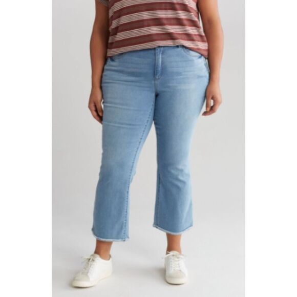 Democracy Denim - Democracy AB Technology Crop Flare Leg Jeans Light Blue Artisanal Size 16W